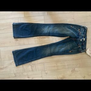 True err live on jeans